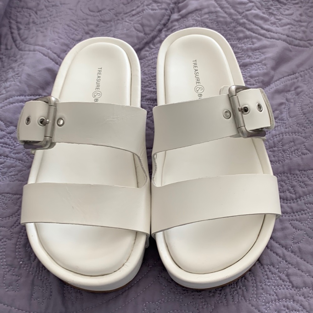 Treasure & Bond White Platform Slides 5.5